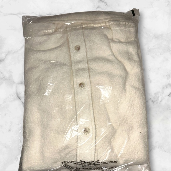 Victoria’s Secret Jacket Fleece Reversible Button up Shirt Shacket NWT NIP - Picture 4 of 4